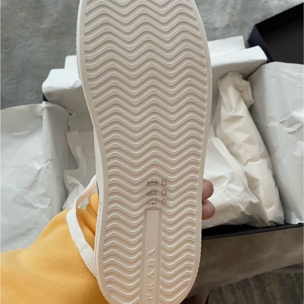 Prada sneakers - Picture 3 of 5